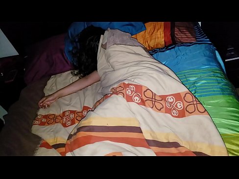 ❤️ UStepson ethuka umama wakhe omncinci ngoxa elele. Amanyala kwi-xh.sayhentai.ru ❌️❤
